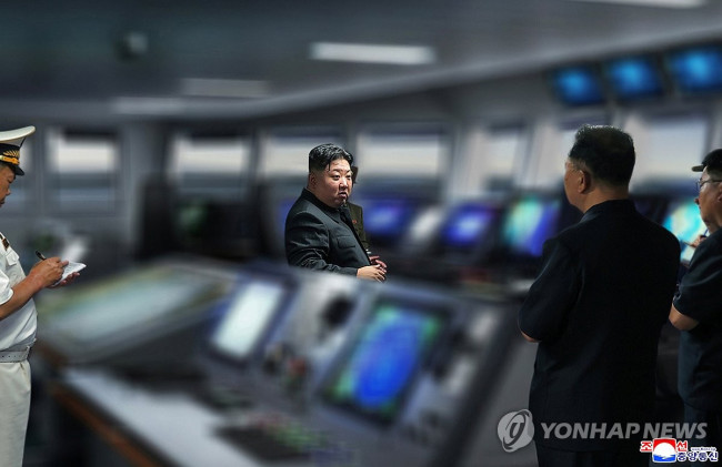 김정은, 구축함 '최현호' 시험과정 점검