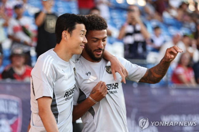 손흥민과 데니스 부앙가