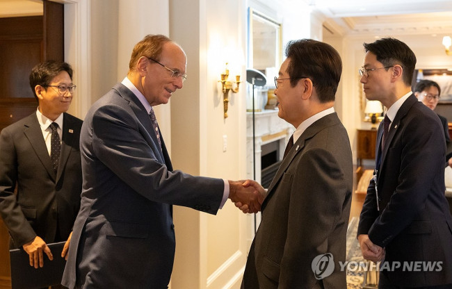 이재명 대통령, 래리 핑크 세계경제포럼 의장 접견