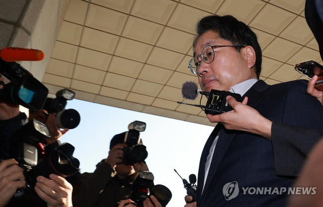 '묵묵부답' 출근하는 노만석 검찰총장 직무대행