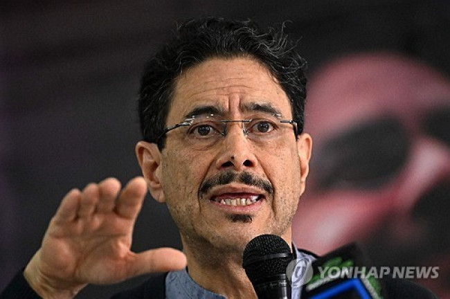 Candidate Iván Cepeda