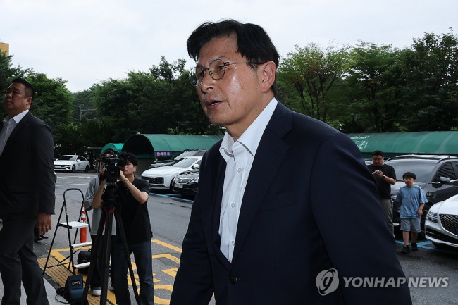 Hwang Kyo-ahn acts as counsel for 'Ol-darc'
