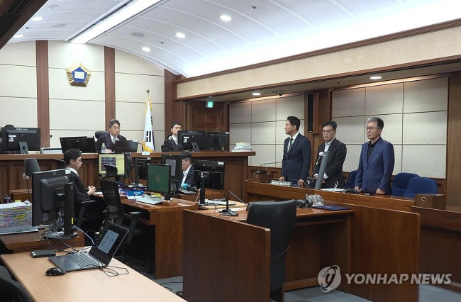Seoul Mayor Oh Se-hoon attending the trial