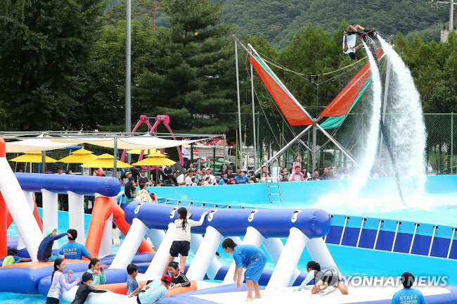 Flyboard performance beating the heat